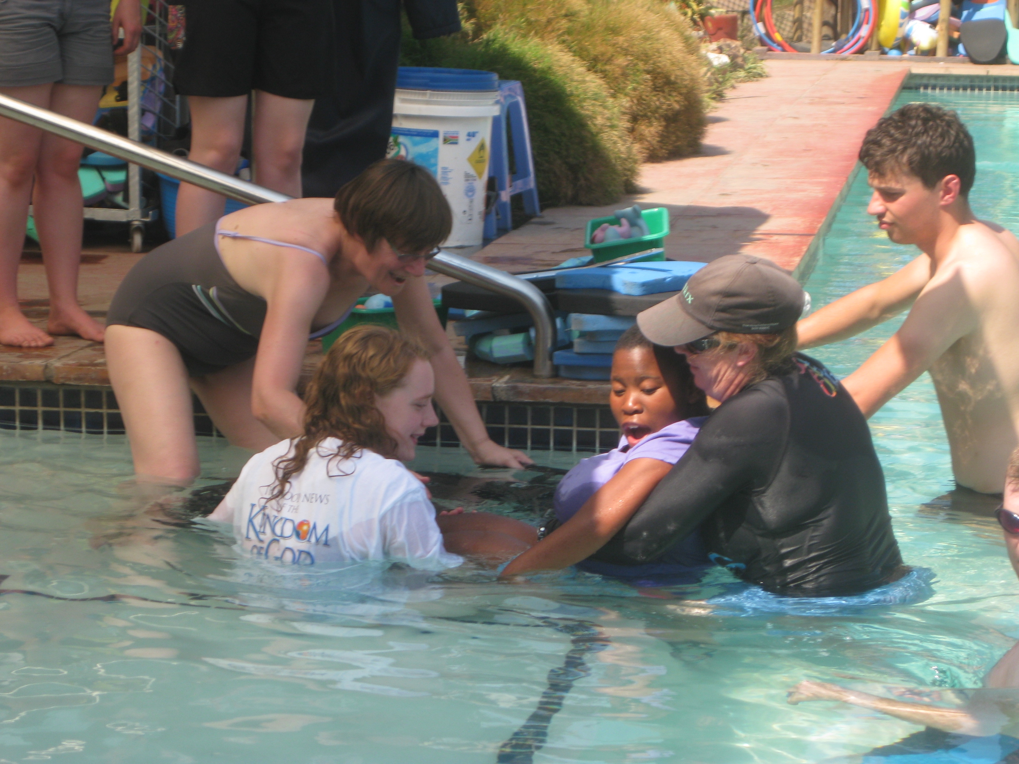 Group with Phila in pool